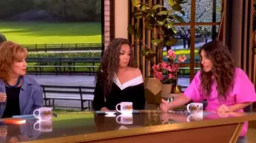 Staud Amelie Maxi Dress llevado por Alyssa Farah Griffin visto en The View el 23 de abril de 2026