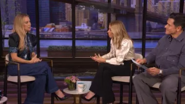 Boléro en lin et soie brodé Armani porté par Kate Hudson, vu dans LIVE with Kelly and Mark le 23 avril 2026