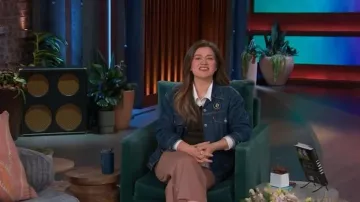 Le camionneur original de Levi’s porté par Kelly Clarkson tel que vu dans The Kelly Clarkson Show le 16 avril 2026