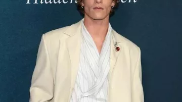 Lanzamiento oculto de jardín Connor Storrie Blazer