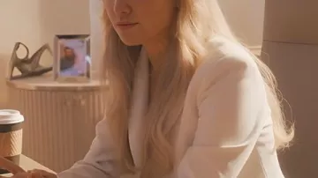 Running Point S02 Kate Hudson White Blazer