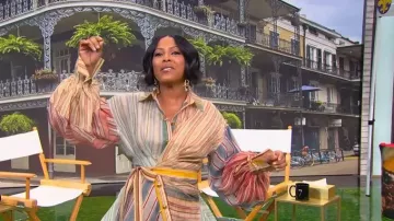 Camisa de manga larga de lino y seda Zimmermann Rebellion Asymmetric Stripe y Strip Largo llevado por Tamron Hall, visto en el Tamron Hall Show el 24 de abril de 2026