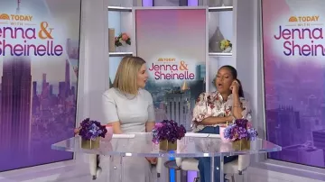 Vestido Maxi de lana de costela Boss Farie llevado por Jenna Bush Hager tal como se ve en Today with Jenna & Sheinelle el 24 de abril de 2026
