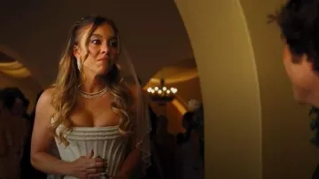 Collar Cartier Lignes Essentielles que lleva Cassie Howard (Sydney Sweeney) tal como se ve en Euphoria (S03E03)