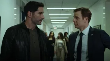 Veste York de John Varvatos portée par Hart Hoxton (Tom Ellis) telle que vue dans CIA (S01E05)