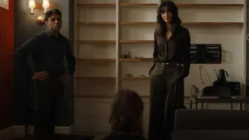 Reiss Hailey Silk Double-Cuff Button-Through Shirt worn by Nikki Reynard (Necar Zadegan) as seen in CIA (S01E06)