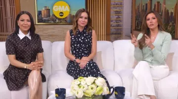 Robe courte à effet satin imprimée Sandro portée par Stephanie Ramos, telle que vue dans Good Morning America le 24 avril 2026