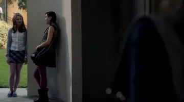 Sneakers blue Bridget Donovan (Kerris Dorsey) in Ray Donovan