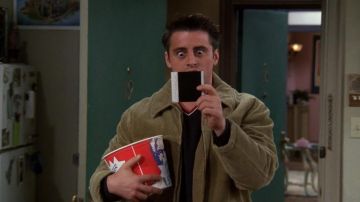 Le bucket de poulet KFC de Joey (Matt Le Blanc) dans Friends