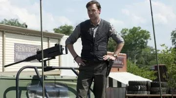 Le pantalon kaki du gouverneur (David Morrissey) dans The Walking Dead