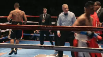 les sneakers noires et or de Is­mael Cruz Cor­dova dans Ray Do­no­van