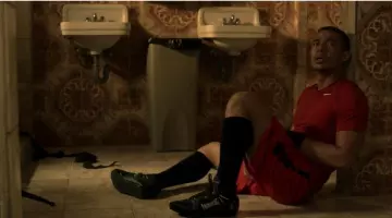 les sneakers proboxing de Is­mael Cruz Cor­dova dans Ray Do­no­van