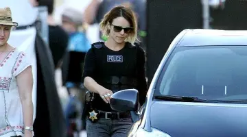 The sunglasses Etnia Barcelona of Ani Bezzerides (Rachel McAdams) in True Detective season 2