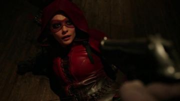 The red jacket and black Thea Queen/ Speedy (Willa Holland) on Arrow S04E07