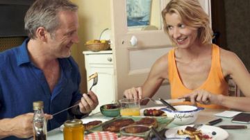 The bowl's first name to customize Stephanie (Alexandra Lamy) in Return for my mother