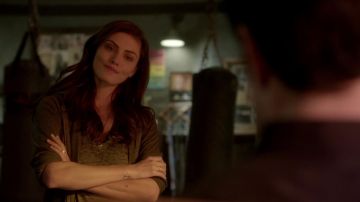Sudadera con capucha de Hayley Marshall (Phoebe Tonkin) en The Originals S3E6