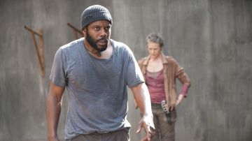 Le t-shirt gris de Tyreese (Chad Coleman) dans The Walking Dead