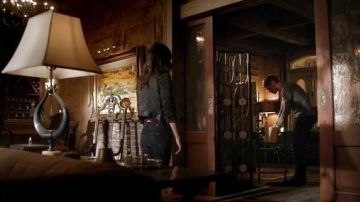 La veste Free People de Hayley Marshall (Phoebe Tonkin) dans The Originals S2E6