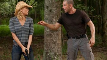 Le pantalon gris de Shane Walsh (Jon Bernthal) dans The Walking Dead saison 2