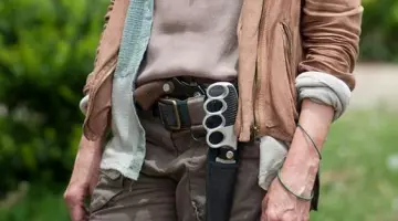 The knife Carol Peletier (Melissa McBride) in The Walking Dead