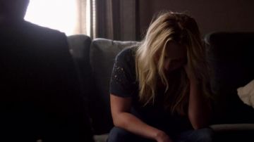 Camiseta de Maddie Conrad (Lennon Stella) en Nashville