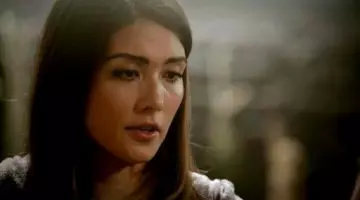 La veste à capuche de Sophie Deveraux (Daniella Pineda) dans The Originals S1E13