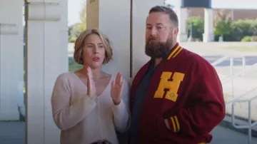 Sezane Eya Cardigand Beige tacheté porté par Erin Napier tel que vu dans Home Town (S10E14)