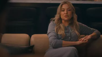Falda Maxi L'Academie Torrey llevada por Isla Gordon (Kate Hudson) como se ve en Running Point (S02E02)