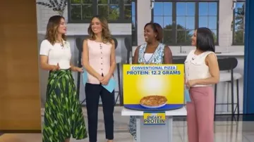 Vestido Maxi de lino Premium de lino de Farm Rio Flora™ Tile Tile Scalop usado por Maya Feller en Good Morning America el 27 de abril de 2026