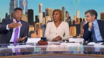 Robe Cardigan boutonnée Jason Wu portée par Robin Roberts telle que vue dans Good Morning America le 27 avril 2026