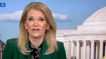 Americana cruzada de Veronica Beard Miller llevada por Martha Raddatz, vista en Good Morning America el 27 de abril de 2026