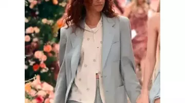 NA-KD Fashion Pink Puff Sleeve Shirring Mini Vestido usado por Cassie  Howard (Sydney Sweeney) como se ve en Euphoria (S02E04) | Spotern