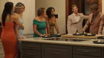 Fashion Nova Sienna Maxi Dress que lleva Casey tal como se ve en Million Dollar Secret (S02E03)