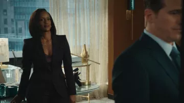 Blazer de crepe McQueen llevado por Olympia Lawrence (Skye P. Marshall) visto en Matlock (S02E10)