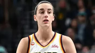 Caitlin Clark 2026 Indiana Fever Camiseta blanca de Caitlin Clark en Caitlin Clark DESPIDA Sophie Cunningham SHOCKS New York Liberty en Indiana Fever ¡GANA!