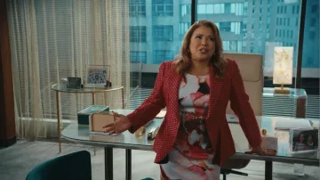 Blazer Emporio Armani Animal Jacquard porté par Eva (Justina Machado) tel que vu dans Matlock (S02E15)