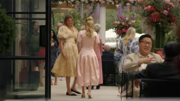 Vestido Midi de mangas abullonadas de postal de Zimmermann usado por Kit Hennessey (Jill Wagner) como se ve en Imperfect Women (S01E04)