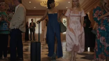 Bottines en jean bleu Dolce & Gabbana portées par Eleanor (Kerry Washington) telles que vues dans Imperfect Women (S01E04)