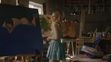 Vestido mini de crinolina de Alaïa que lleva Nancy (Kate Mara) tal como se ve en Imperfect Women (S01E05)