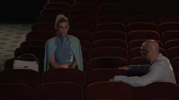 Bolso grande de cuero Lee Radziwill con asa superior de Tory Burch que lleva Nancy (Kate Mara) tal y como se ve en Imperfect Women (S01E05)