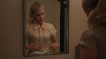 Falda midi de organza de seda Zimmermann Crush llevada por Nancy (Kate Mara) tal como se ve en Imperfect Women (S01E05)