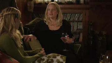 Robe à manches bouffantes de Dôen Ischia portée par Mary (Elisabeth Moss) telle que vue dans Imperfect Women (S01E05)