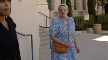 Doen Haleigh Dahlia Ditsy portée par Mary (Elisabeth Moss) telle que vue dans Imperfect Women (S01E08)