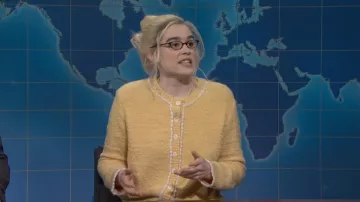 ASTR The Label Contrast Stitch Cardigan worn by Jane Wickline as seen in Saturday Night Live (S51E17)
