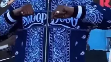 Tracksuit worn by Snoop Dogg in Snoop Dogg Halftime crip walk