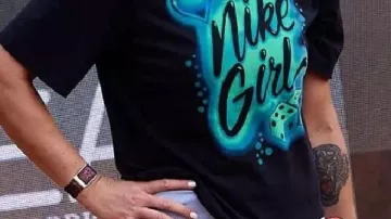 Camiseta que lleva Aryna Sabalenka en el POWER point ????