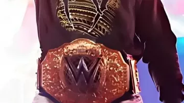 Black Hoodie worn by Roman Reigns in Roman Reigns Entrance: WWE Raw, April 27, 2026