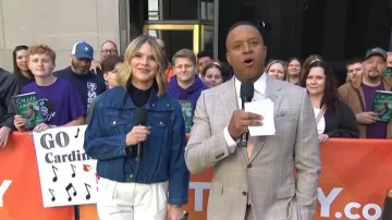 Gap Denim Oversized Cocoon Jacket worn by Jenna Bush Hager as seen in Today on  April 29, 2026