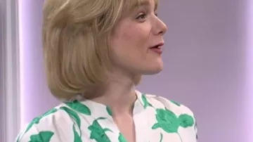 SNL Temporada 51 Blusa floral verde Ashley Padilla vista en Saturday Night Live