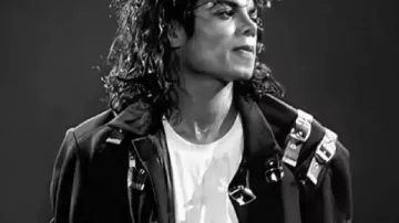 Chaqueta de cuero con cinturón negro de Jaafar Jackson en MICHAEL: PARTE 2 Tráiler definitivo (2027) Jaafar Jackson | Película biográfica de Michael Jackson | Concepto de ventilador